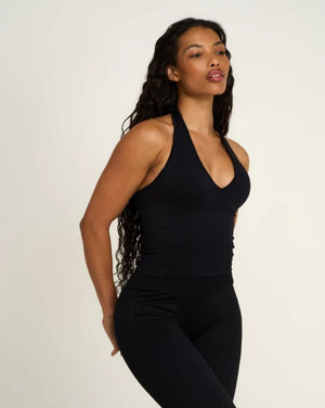 Elevate™ Top Halter Seamless Moldeador